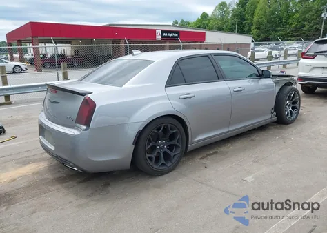 2018 Chrysler 300 300S z USA, uszkodzony, nr VIN 2C3CCABG4JH264070